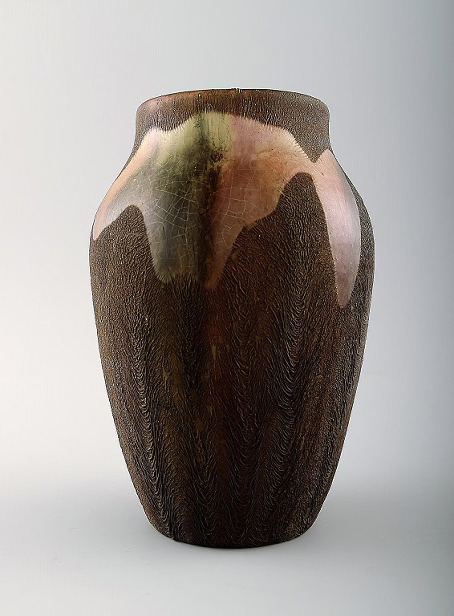 Søren Kongstrand & Jens Petersen style. Ceramic vase.: Søren Kongstrand & Jens Petersen style. Ceramic vase, glaze in brown shades. Unique work of high quality. 1920 / 30s. Measures 16.5 x 11 cm. In perfect condition. Unsigned.; Søren Kongstrand