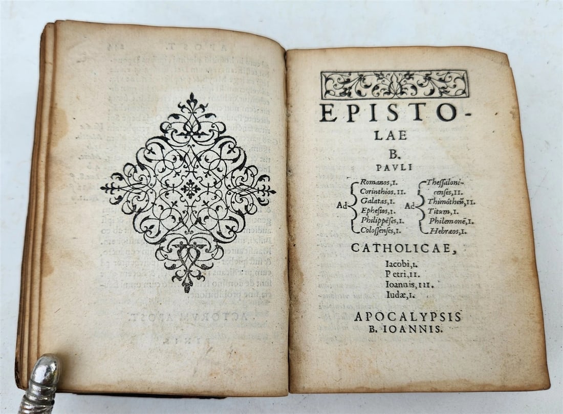 16th century BIBLE in LATIN ILLUSTRATED antique pocket size NEW TESTAMENT - 11