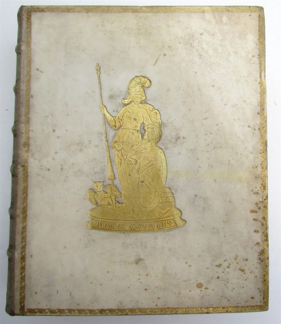 1726 FACTORUM DICTORUMQUE V. MAXIMUS ANTIQUE w/ HAGUE COAT OF ARMS VELLUM LATIN: Title: 1726 FACTORUM DICTORUMQUE V. MAXIMUS ANTIQUE w/ HAGUE COAT OF ARMS VELLUM LATIN Description: Frotcover spotted in margins and backcover stained. Valerius Maximus Libri novem FACTORUM DICTORUMQU