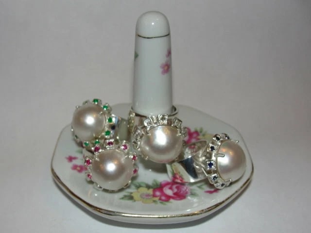 Sterling Silver Mabe Pearl and Ruby Cocktail Ring Alberto Juan - 6