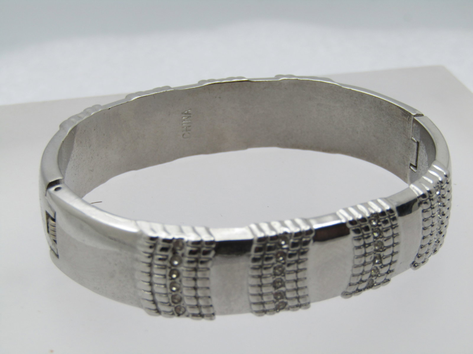Vintage Hinged Bangle Bracelet, 6.5" 1980's-1990's - 3