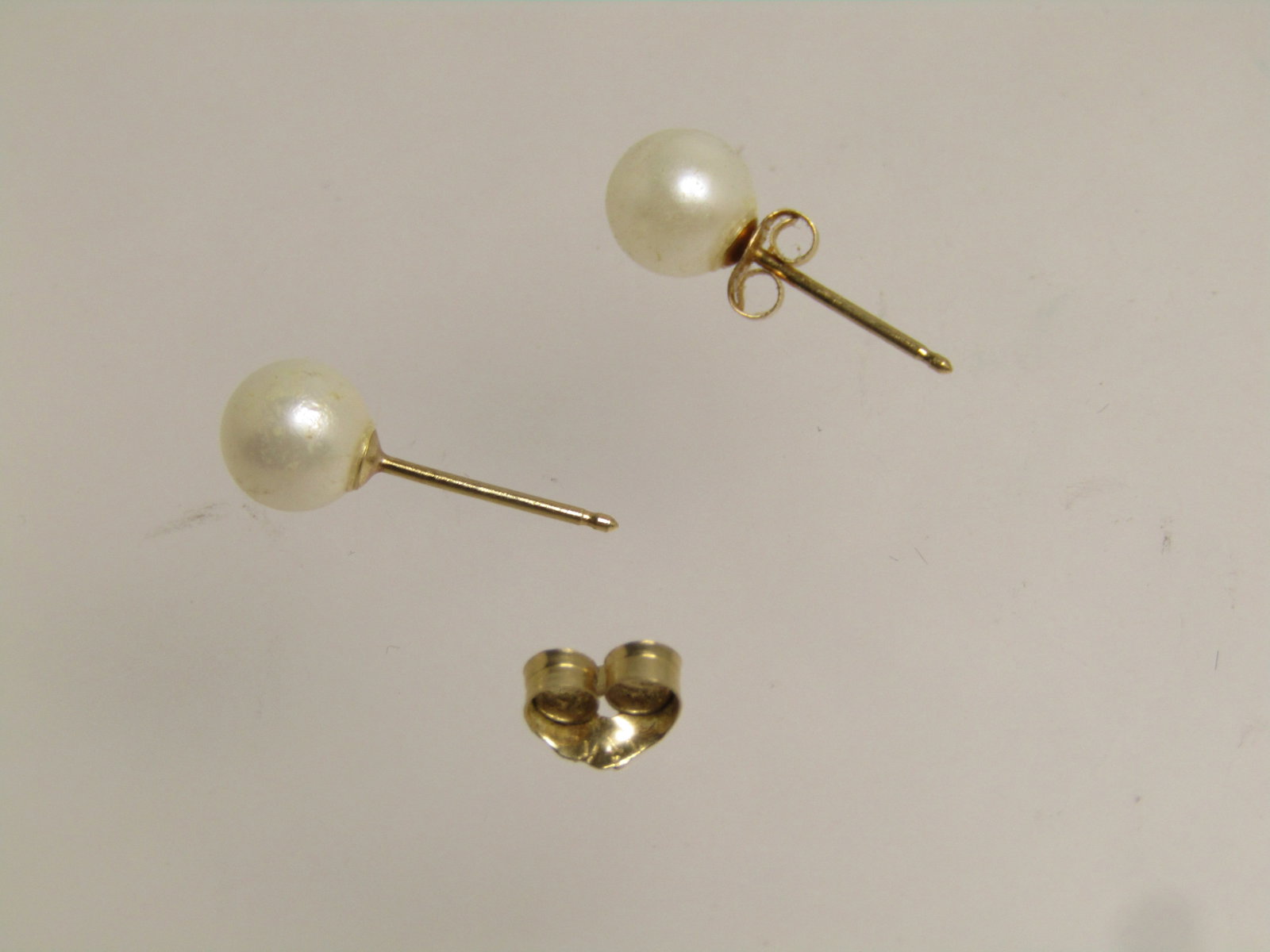 Vintage 14kt 5mm Pearl Earrings, Studs, Pierced, 1980's-1990's Signed - 5