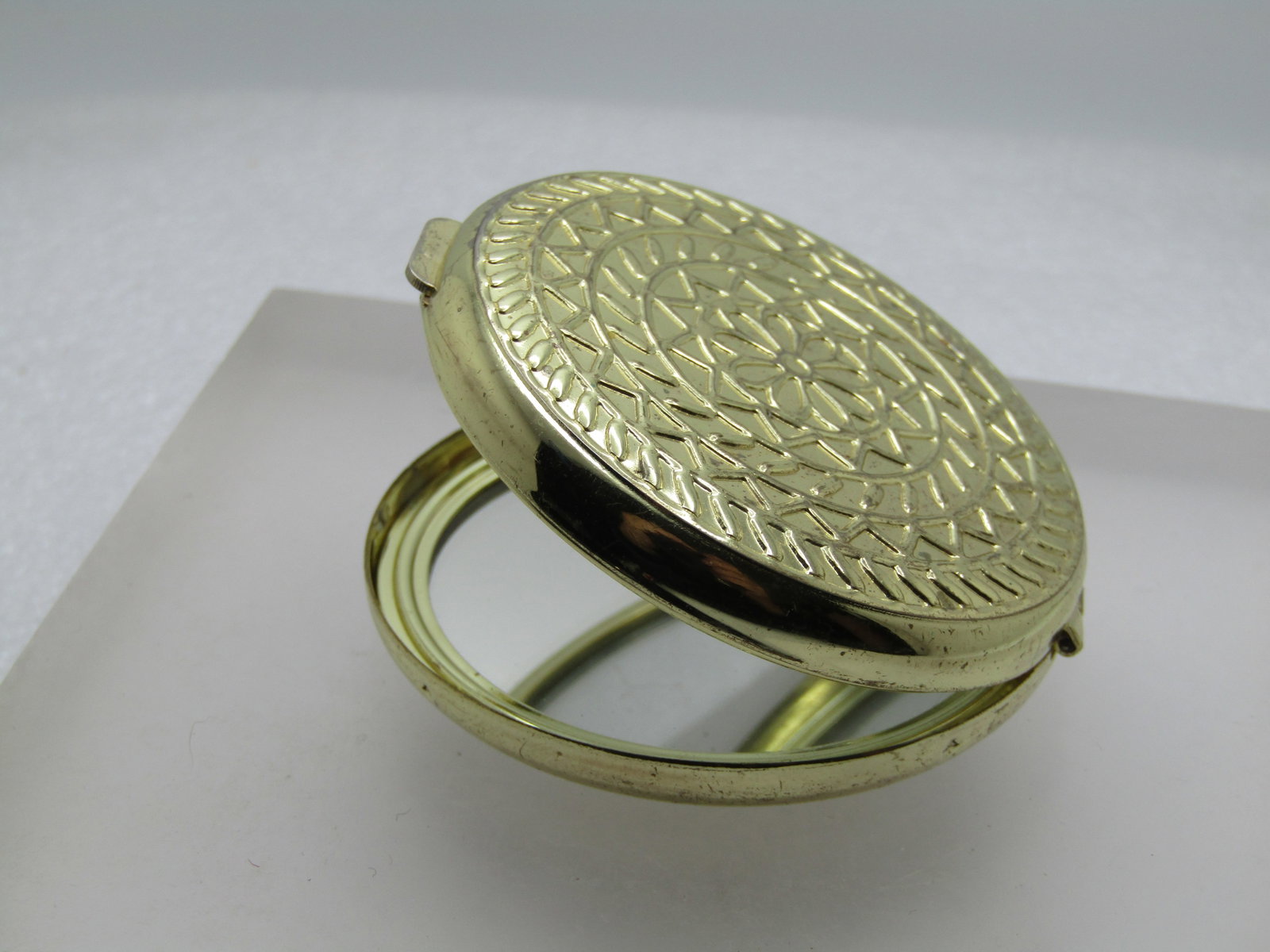 Vintage Hinged Compact Mirror, 2.25", 1960's-1970's - 3
