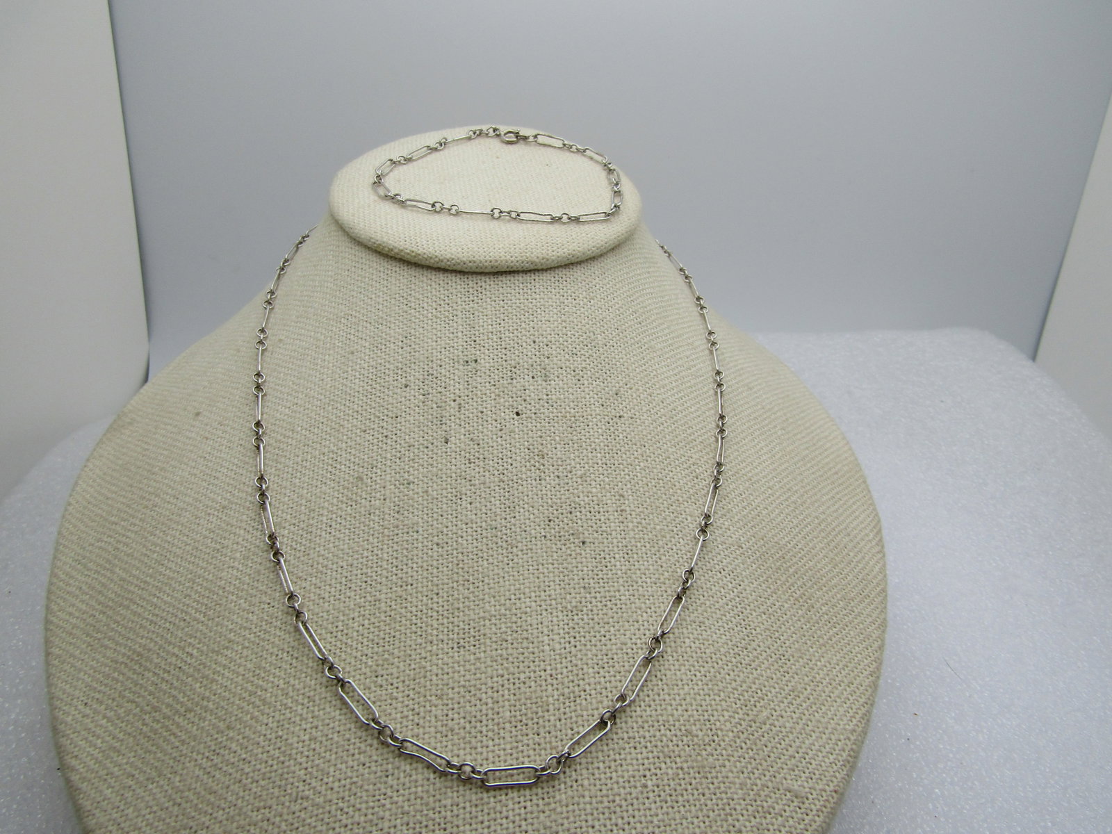 Vintage Silver Plated Necklace & Bracelet, Paperclip Link, 17" and 7": Title: Vintage Silver Plated Necklace & Bracelet, Paperclip Link, 17" and 7" Description: Vintage Silver Plated Necklace & Bracelet, Paperclip Link, 17" and 7". It is appx. 3mm wide for both the