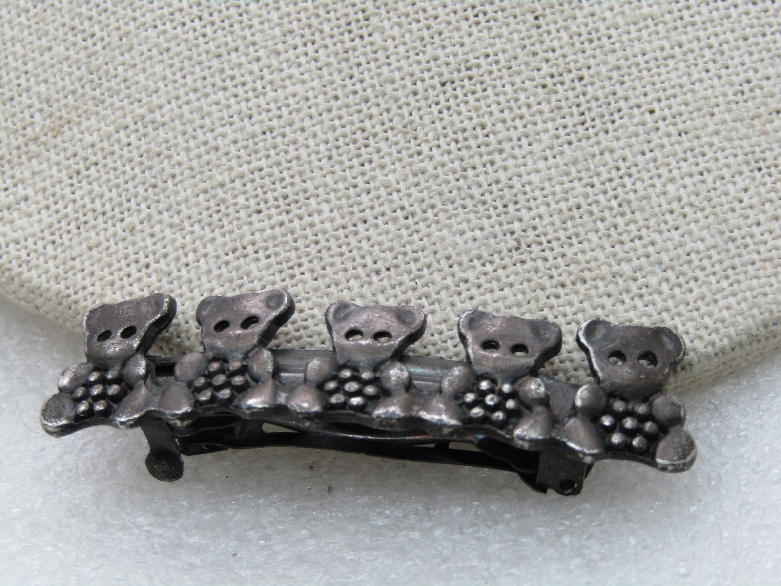 Vintage Pewter Tone Teddy Bear Barrett, 2" (1 of 5)