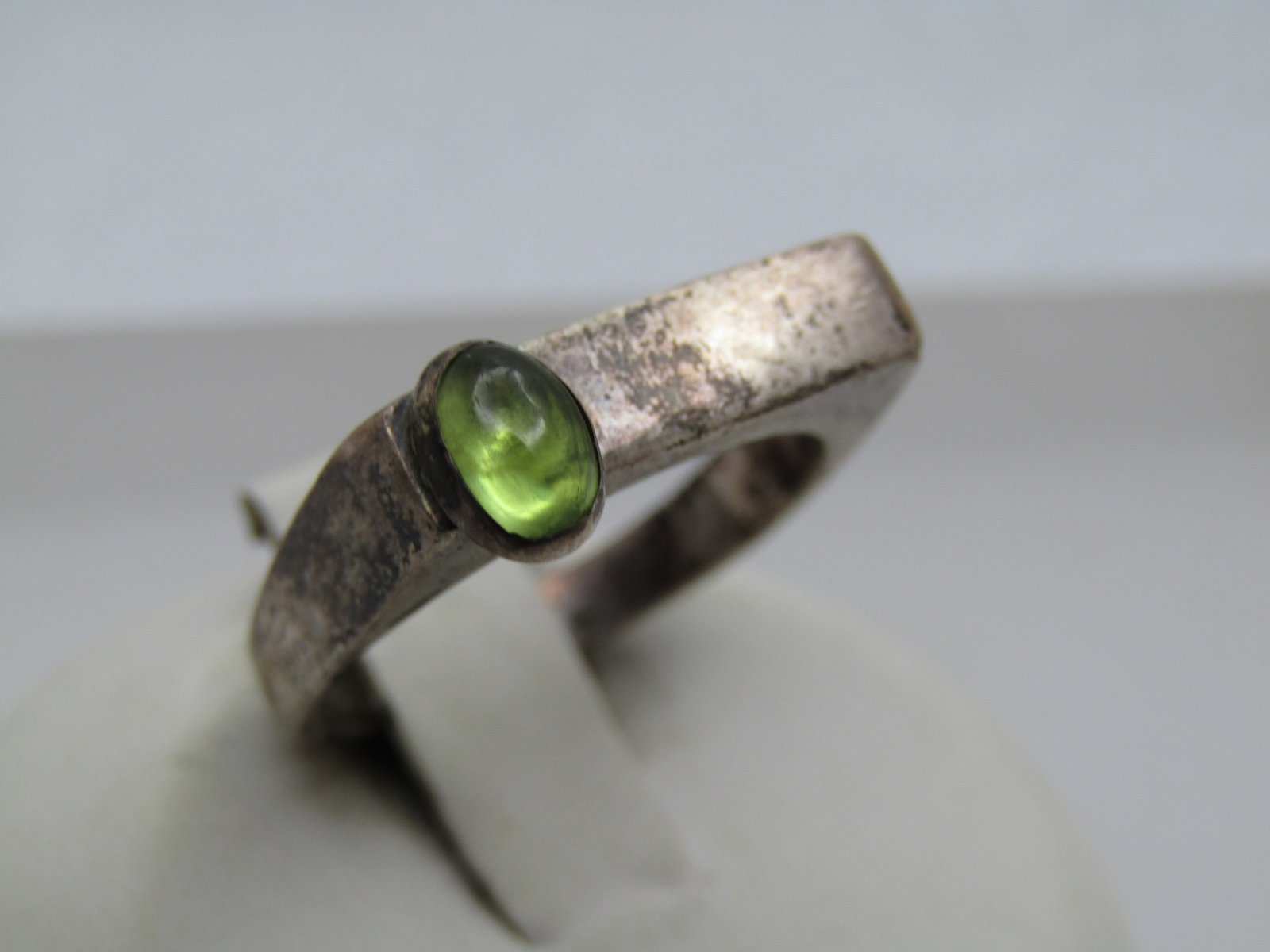 Vintage Sterling Peridot Mod Ring, Sz. 7 Flat Top, 1970's-1980's - 2