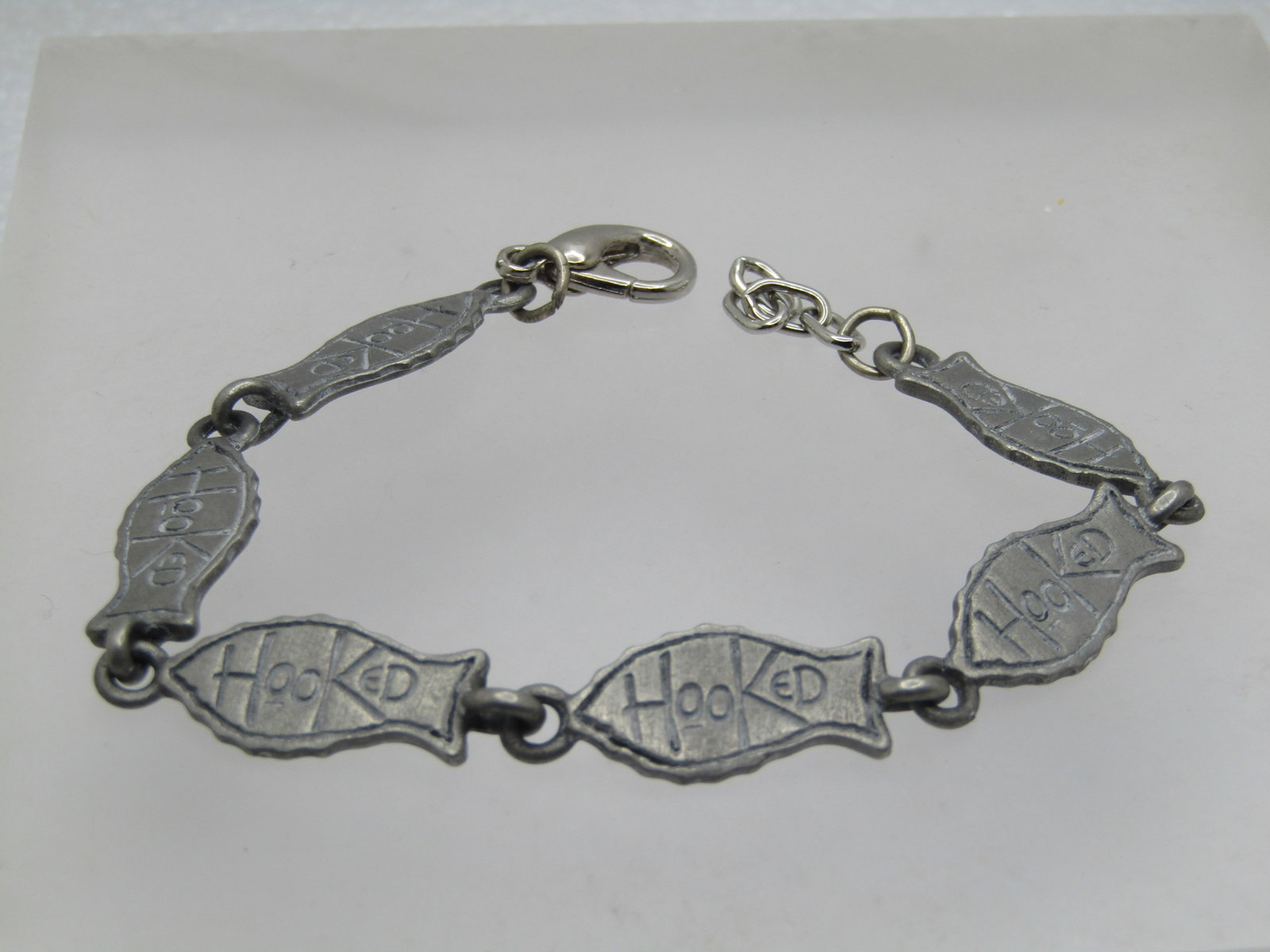 Vintage Fish Link Hooked Bracelet, Matthew 4:19, 7.5", 1970's-1980's, Signed Bran Cato: Title: Vintage Fish Link Hooked Bracelet, Matthew 4:19, 7.5", 1970's-1980's, Signed Bran Cato Description: Vintage Fish Link Hooked Bracelet, Matthew 4:19, 7.5", Signed Bran Cato and Cross