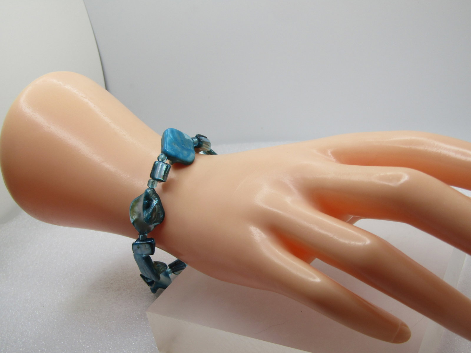 Aqua Dyed Mother-of-Pearl Bracelet, Stretch 7"-8.75", 1990's - 4