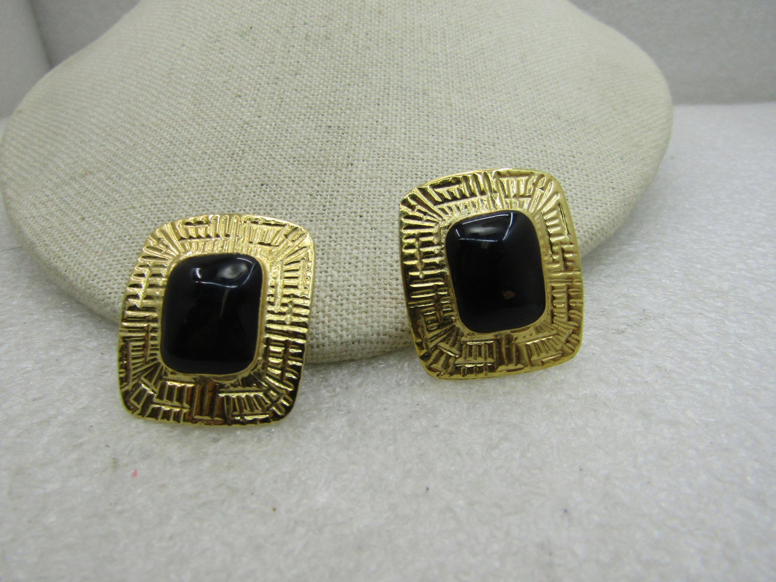 Vintage Goldtone Black Rectangular Clip Earrings, 1980's. - 3