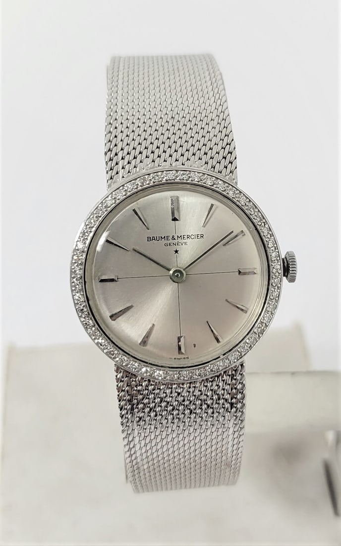 Vintage 14k White Gold BAUME & MERCIER Ladies Winding Watch with Diamond Bezel: Vintage 14k White Gold BAUME & MERCIER Ladies Winding Watch with Diamond Bezel in Excelletn Condition This Ladies BAUME & MERCIER watch is Swiss made Great present for watch collectors & enthusiasts!
