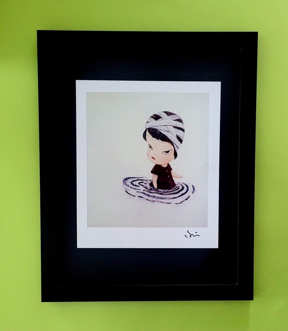 YOSHITOMO NARA | BEAUTIFUL PRINT FROM JAPAN | SIGNED FRAMED 14X11IN.: YOSHITOMO NARA FRAMED PRINT FROM TOKYO FACSIMILE SIGNED IN INK MOUNTED IN A BLACKBOARD 14 X 11 in FRAME COVERS AN AREA OF 16 X 13 in MOUNTED AND FRAMED EXCELLENT CONDITIONS WILL BE CAREFULLY SHIPPED