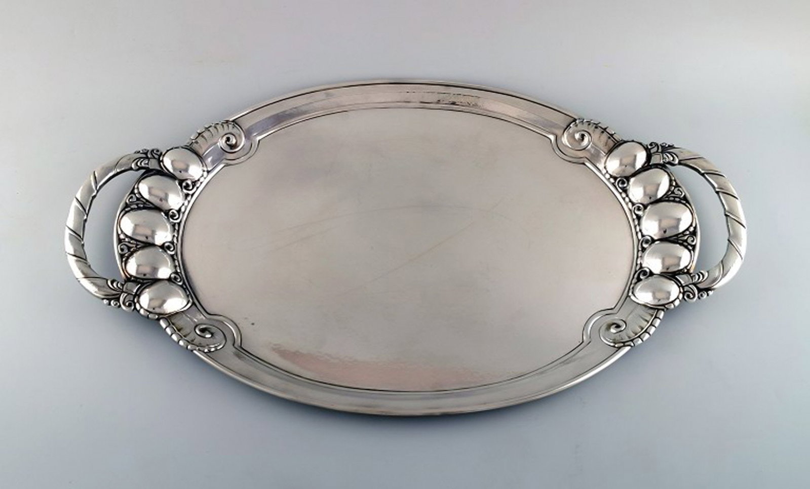 Large Georg Jensen "Melon" serving platter in sterling silver. Model number 159B. In a mahogany case (1 of 5)