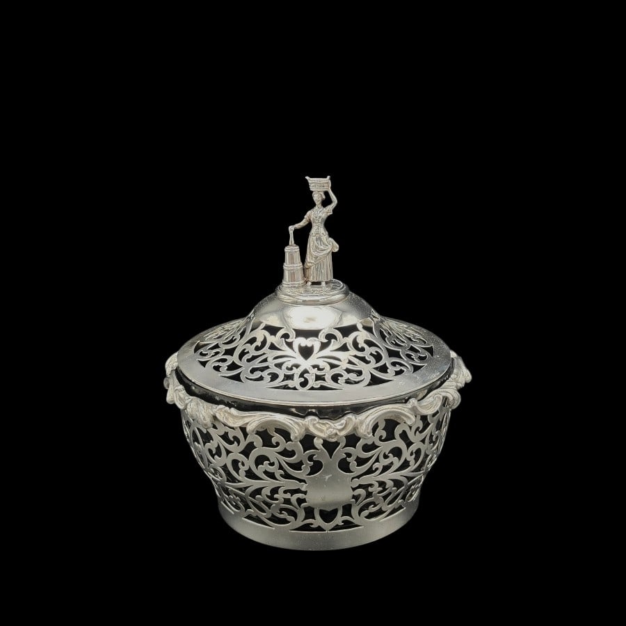 Mid 19th Century Antique Victorian Large Silver Conserve Dish London 1841 Barnard Family - 4