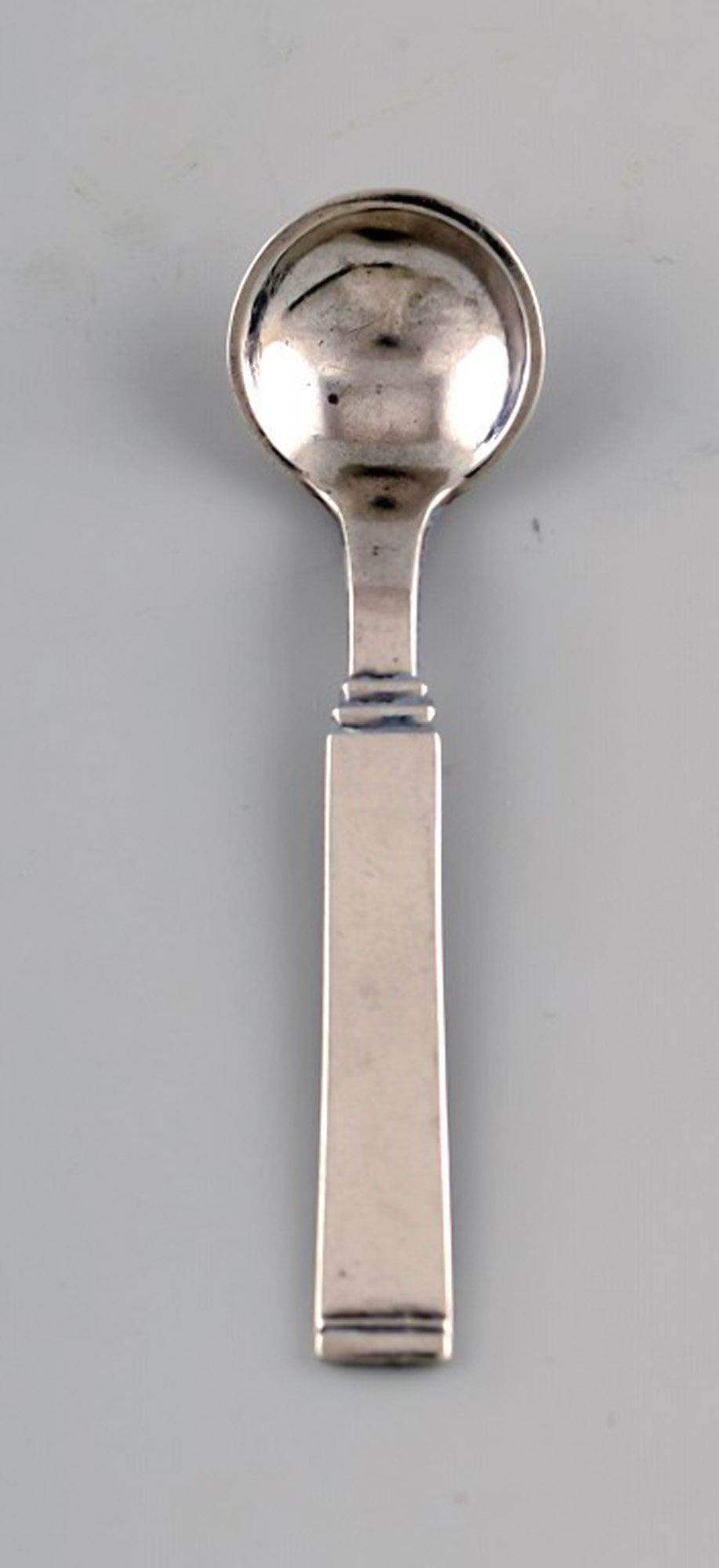 Horsens Denmark: "Funkis III". Salt spoon.: Title:Horsens Denmark: "Funkis III". Salt spoon. Description:Horsens Denmark: "Funkis III". Salt spoon. Art deco silver cutlery 1930/40 s. Measures 6 cm. Stamped. In very good condition.; Horsens Denm