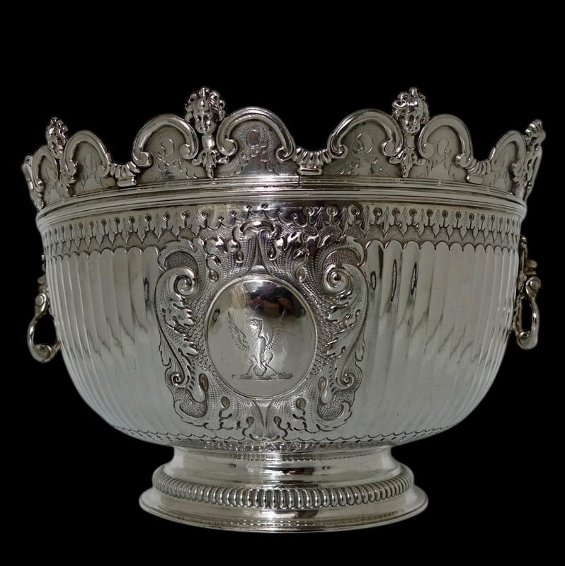 Early 18th Century Antique Queen Anne Britannia Silver Monteith Bowl London 1711 Isaac Dighton: Title:Early 18th Century Antique Queen Anne Britannia Silver Monteith Bowl London 1711 Isaac Dighton Description:Description A very important early 18th century fluted circular montieth bowl with remo
