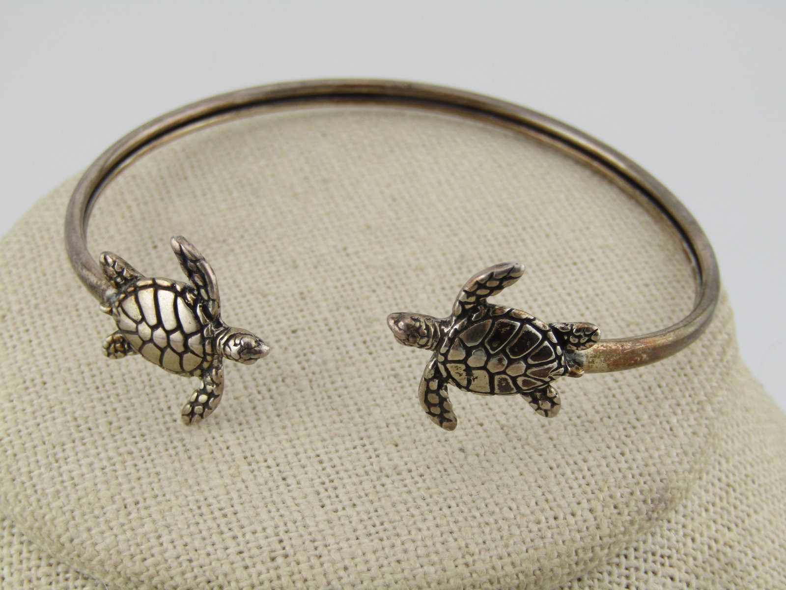 Vintage Sterling Sea Turtle Cuff Braceled, 6.75/Adj, Signed , 1980's-1990's: Title: Vintage Sterling Sea Turtle Cuff Braceled, 6.75/Adj, Signed , 1980's-1990's Description: Vintage Sterling Sea Turtle Cuff Braceled, 6.75/Adj, Signed Kabana. 1980's-1990's. This has an appx.