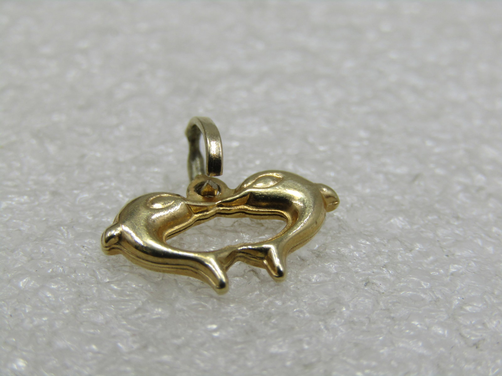 Vintage 14kt Dolphins Heart Charm, 15mm by 10.5mm - 4