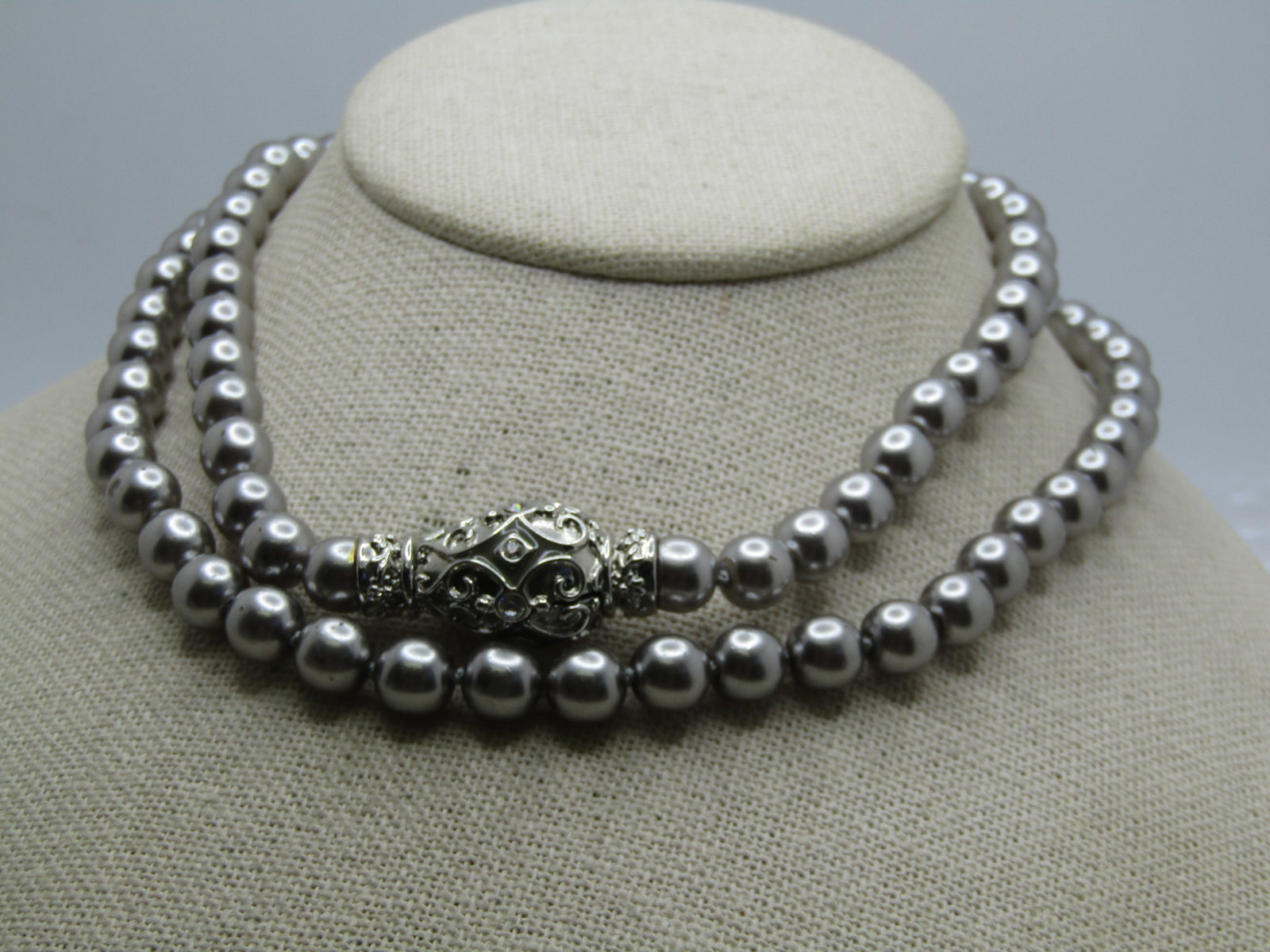 Vintage Joan Rivers Silver Faux Pearl Necklace, Magnetic Clasp, 30.5" (1 of 5)