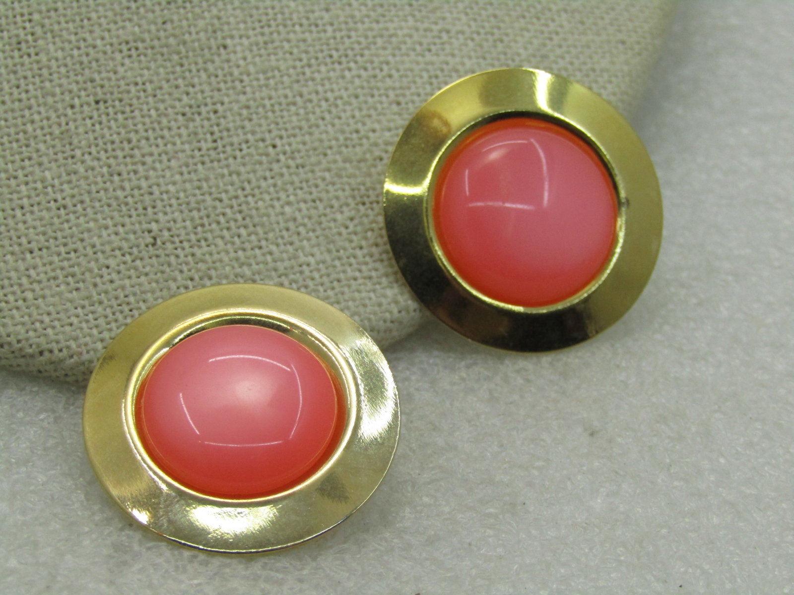 Vintage Orange Lucite Clip Earrings, 1960's-1980's, 1.25", Gold Tone - 4