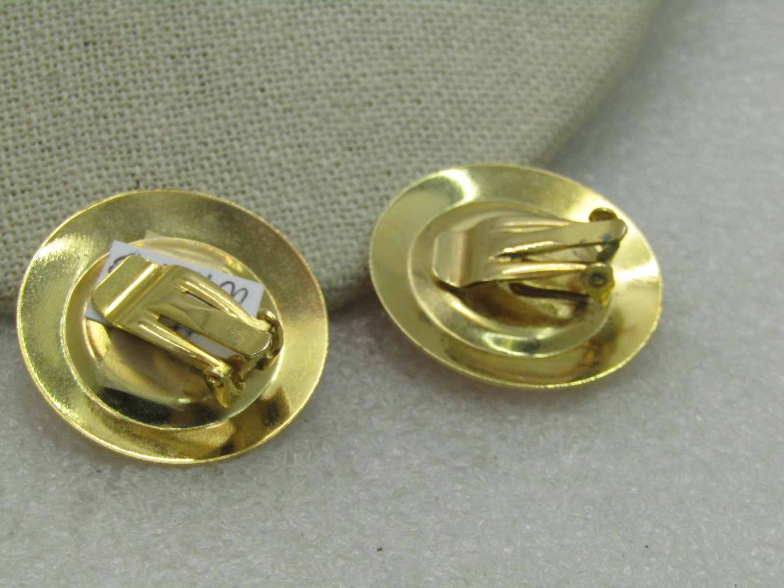 Vintage Orange Lucite Clip Earrings, 1960's-1980's, 1.25", Gold Tone - 5