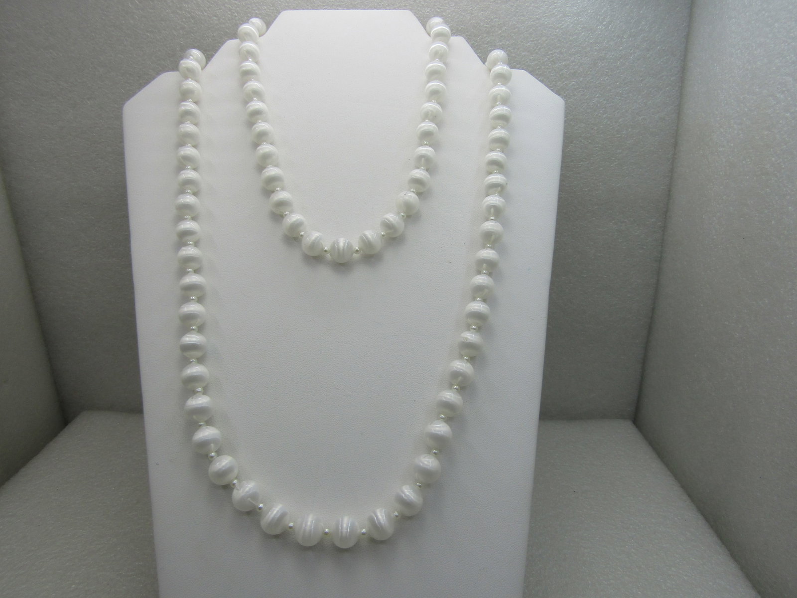 Vintage White Beaded Necklace, Choker, Clip Earrings Set, Sarah Coventry - 3