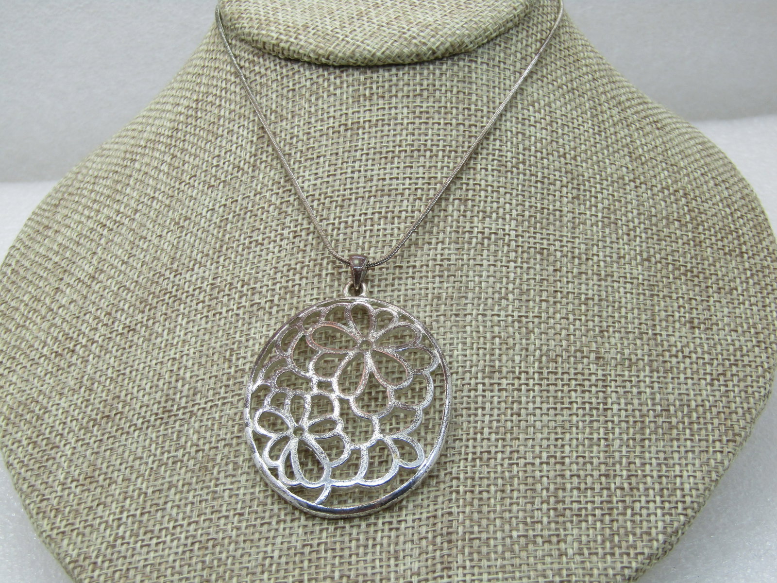Vintage Cut-Out Floral Necklace, 16" Snake Chain +3" Extender Chain NL (1 of 5)