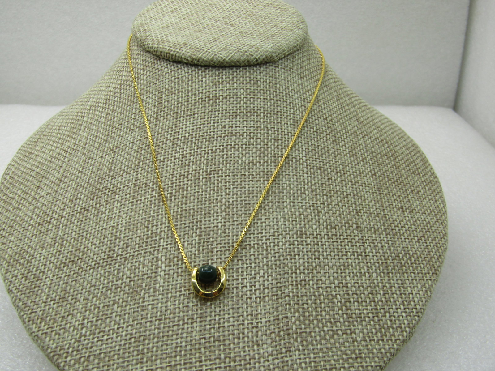 Vintage Green Beaded Pendant Necklace, 15", Gold Tone, 1970's-1980's NL: Title: Vintage Green Beaded Pendant Necklace, 15", Gold Tone, 1970's-1980's NL Description: Vintage Green Beaded Pendant Necklace, 15", Gold Tone, 1970's-1980's. This is a 1mm herringbone gold tone ch