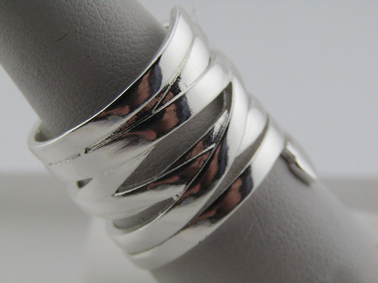 Silver Tone Long Wrapped Mod Ring, Sz. 9, 1990's - 3