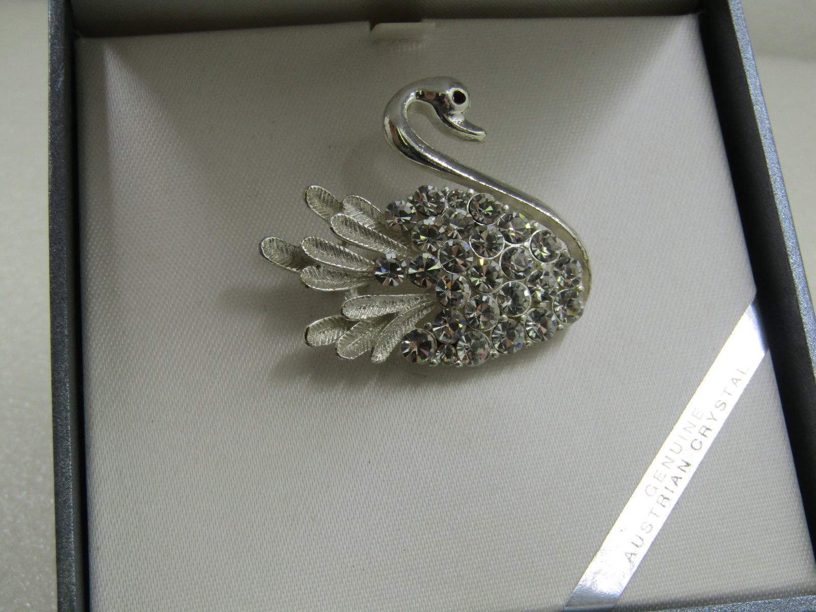 Vintage Austrian Crystal Swan Brooch by Worthington - 3