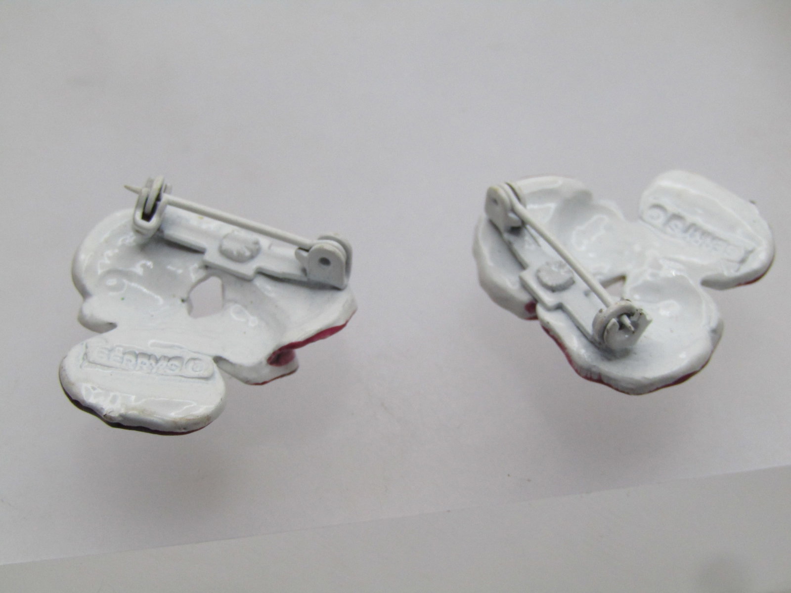 Vintage Pair Enameled Pansy Brooches, Faux Pearl, Signed Gerry's, 1950's-1960's - 4