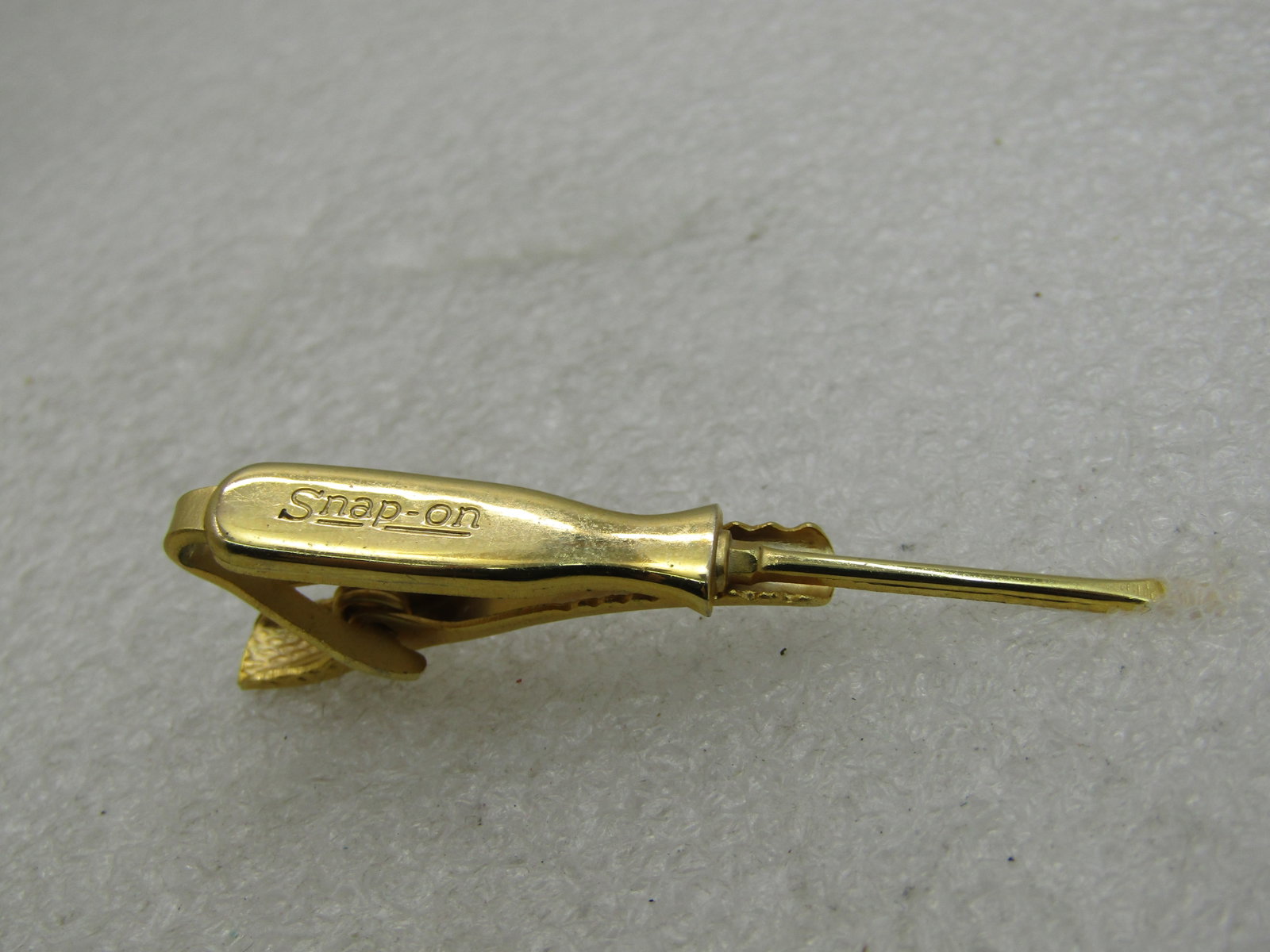 Vintage Snap-On Screwdriver Tie Clasp, Leavens, Gold Tone - 3