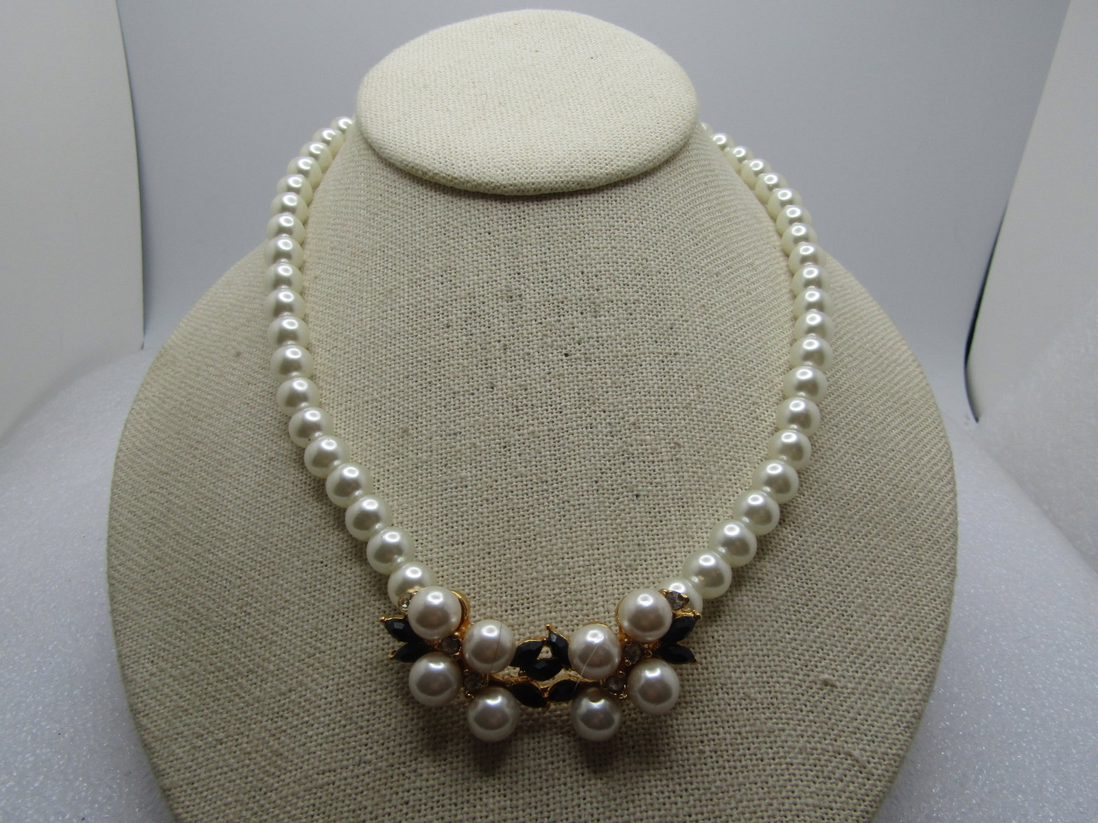 Vintage Faux Pearl & Rhinestone Drop Necklace, 17.5", Box Clasp. 1980's. (1 of 7)