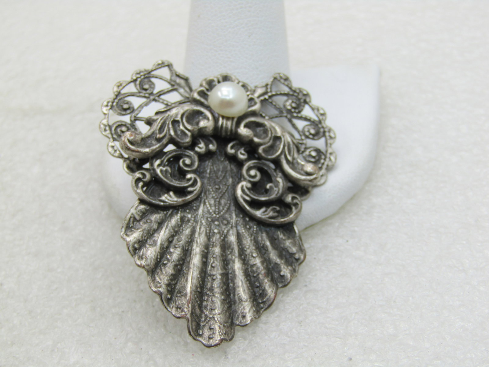 Vintage 1997 Jane Victorian Angel Brooch, 2" (1 of 6)