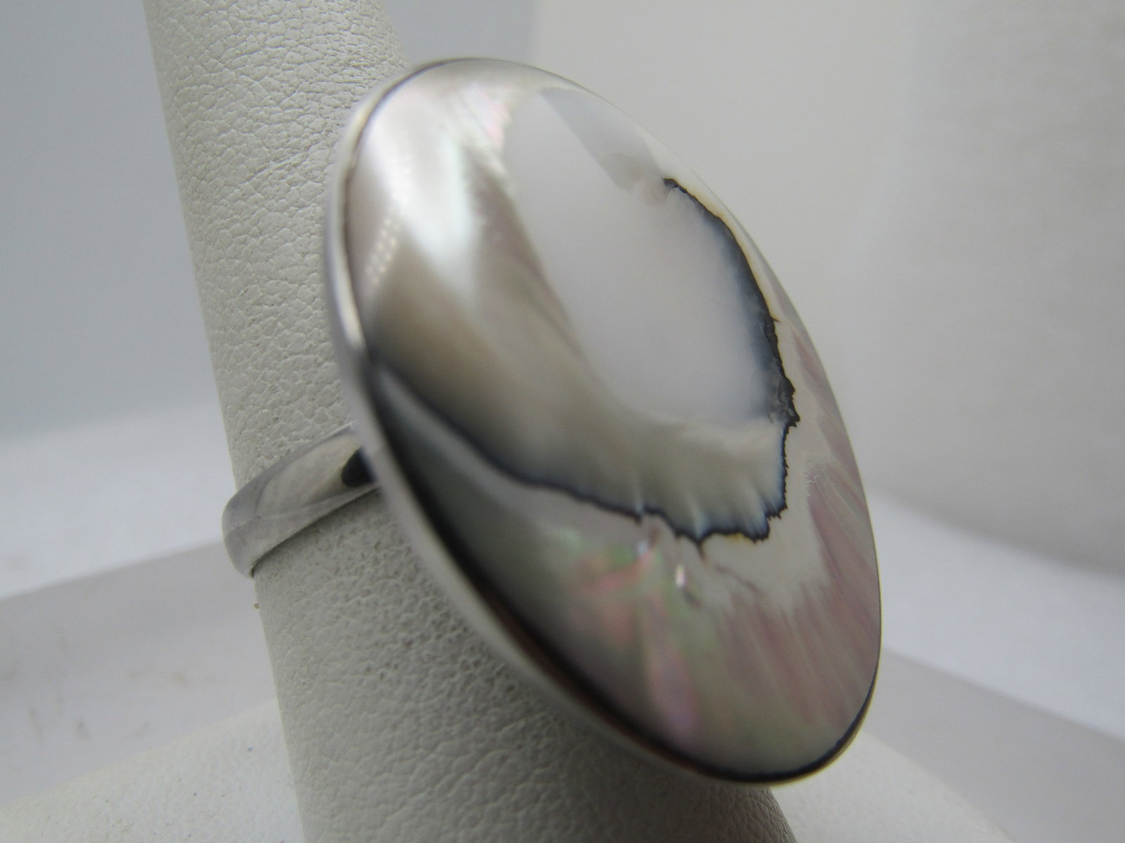 Vintage Black/White Mother of Pearl Ring, 1.25", Adjustable, 1970's-1980's. - 2