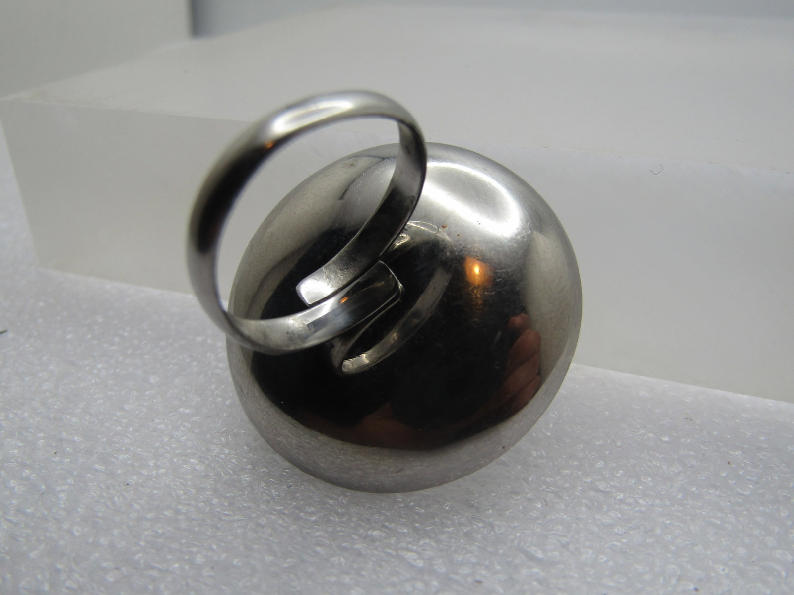 Vintage Black/White Mother of Pearl Ring, 1.25", Adjustable, 1970's-1980's. - 4