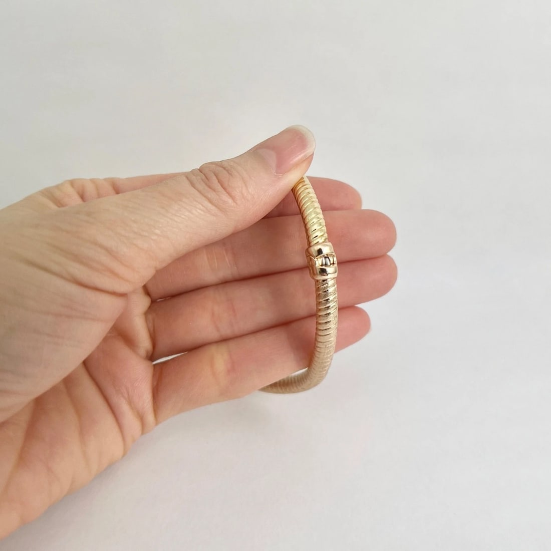 Vintage Italian Two-Tone Wavy Bangle Bracelet 14K Yellow Rose Gold, 8.64 Grams - 9