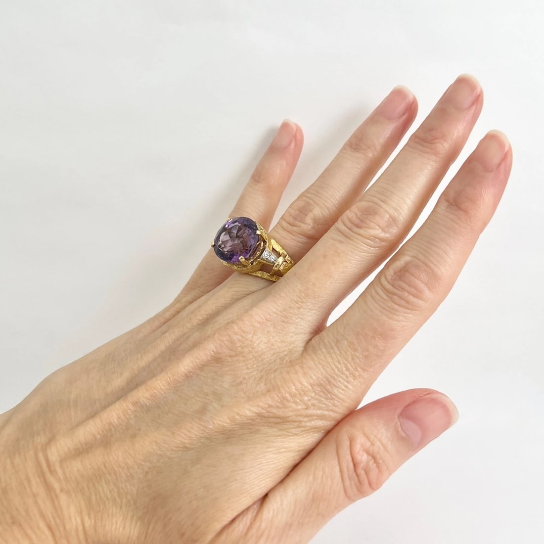 Vintage 1960's Purple Amethyst Diamond Cocktail Ring 18K Yellow Gold, 8.68 Grams - 3