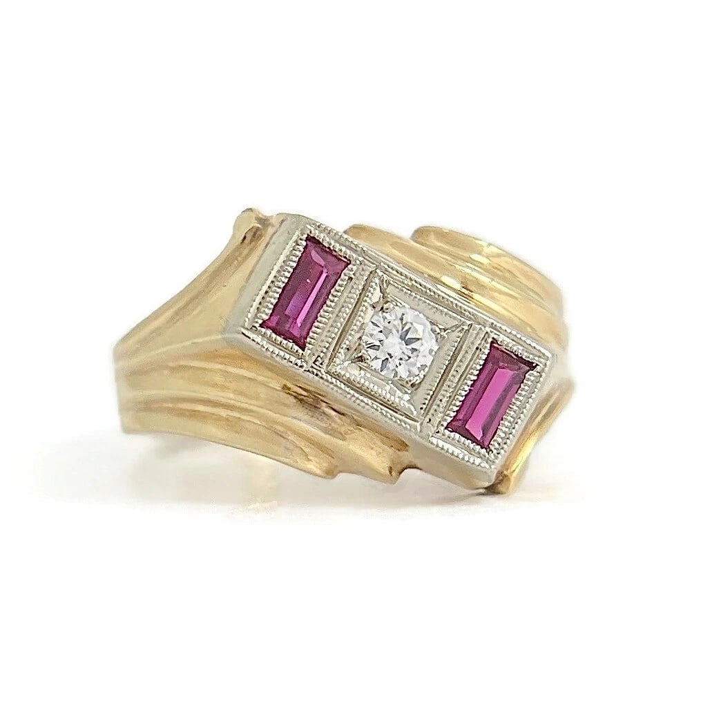 Vintage 1940's Ruby Diamond Asymmetrical Statement Ring 14K Yellow Gold, 7.27 Gr: Title: Vintage 1940's Ruby Diamond Asymmetrical Statement Ring 14K Yellow Gold, 7.27 Gr Description: Vintage 1940's Ruby Diamond Asymmetrical Statement Ring 14K Yellow Gold, 7.27 Gr This ring is a bea