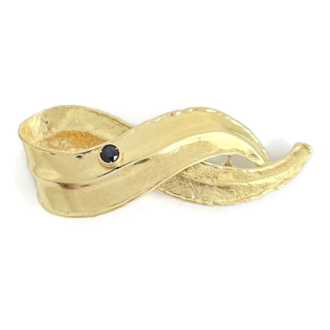Vintage De Rejilus Sapphire Ribbon Brooch Pin 18K Yellow Gold, 6.29 Gr: Title: Vintage De Rejilus Sapphire Ribbon Brooch Pin 18K Yellow Gold, 6.29 Gr Description: Vintage De Rejilus Sapphire Ribbon Brooch Pin 18K Yellow Gold, 6.29 Gr This is a gorgeous one-of-a-kind