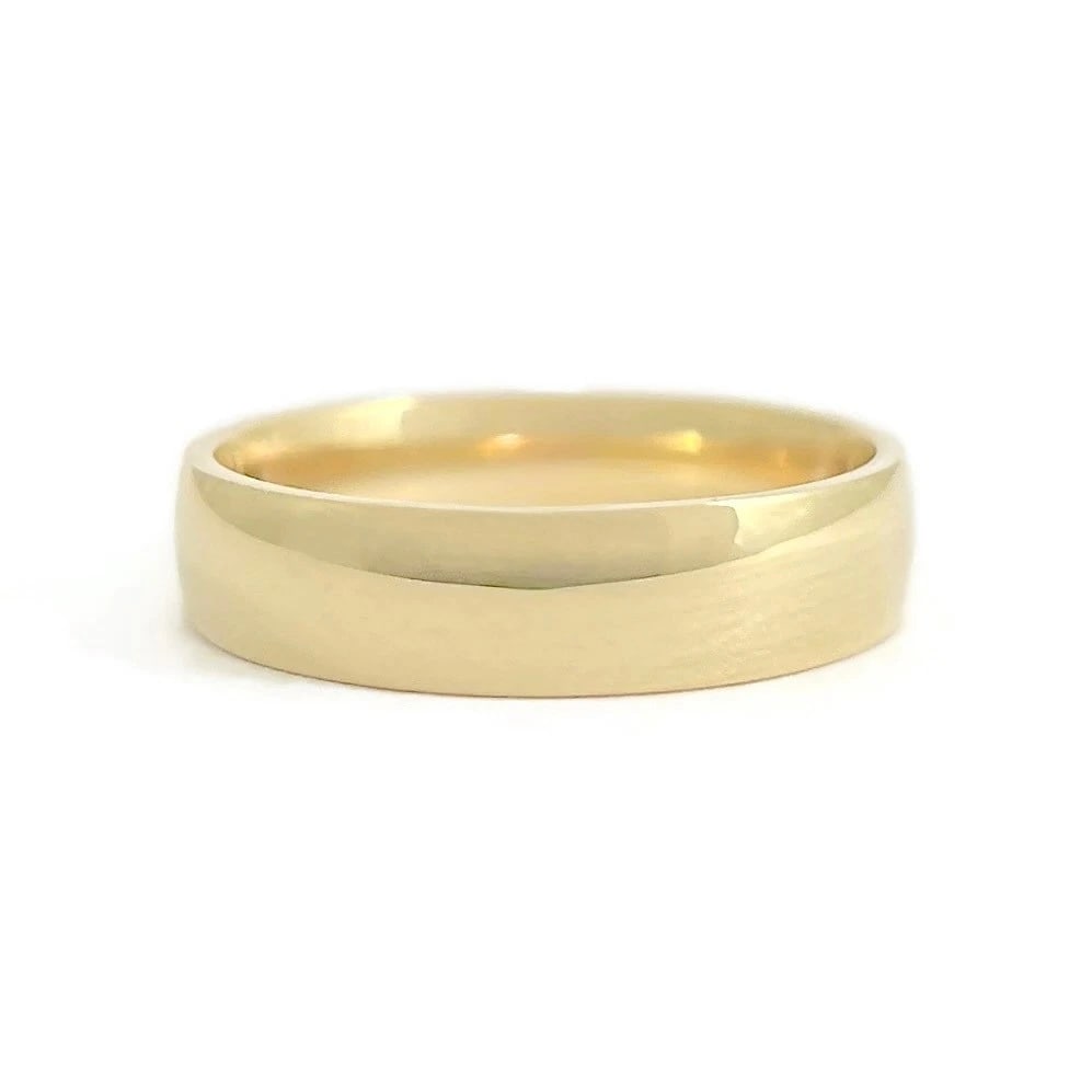 Men's Comfort Fit Classic Plain Wedding Band Ring 14K Yellow Gold Size 9, 5 mm: Title: Men's Comfort Fit Classic Plain Wedding Band Ring 14K Yellow Gold Size 9, 5 mm Description: Men's Comfort Fit Classic Plain Wedding Band Ring 14K Yellow Gold Size 9, 5 mm This is a classic ring