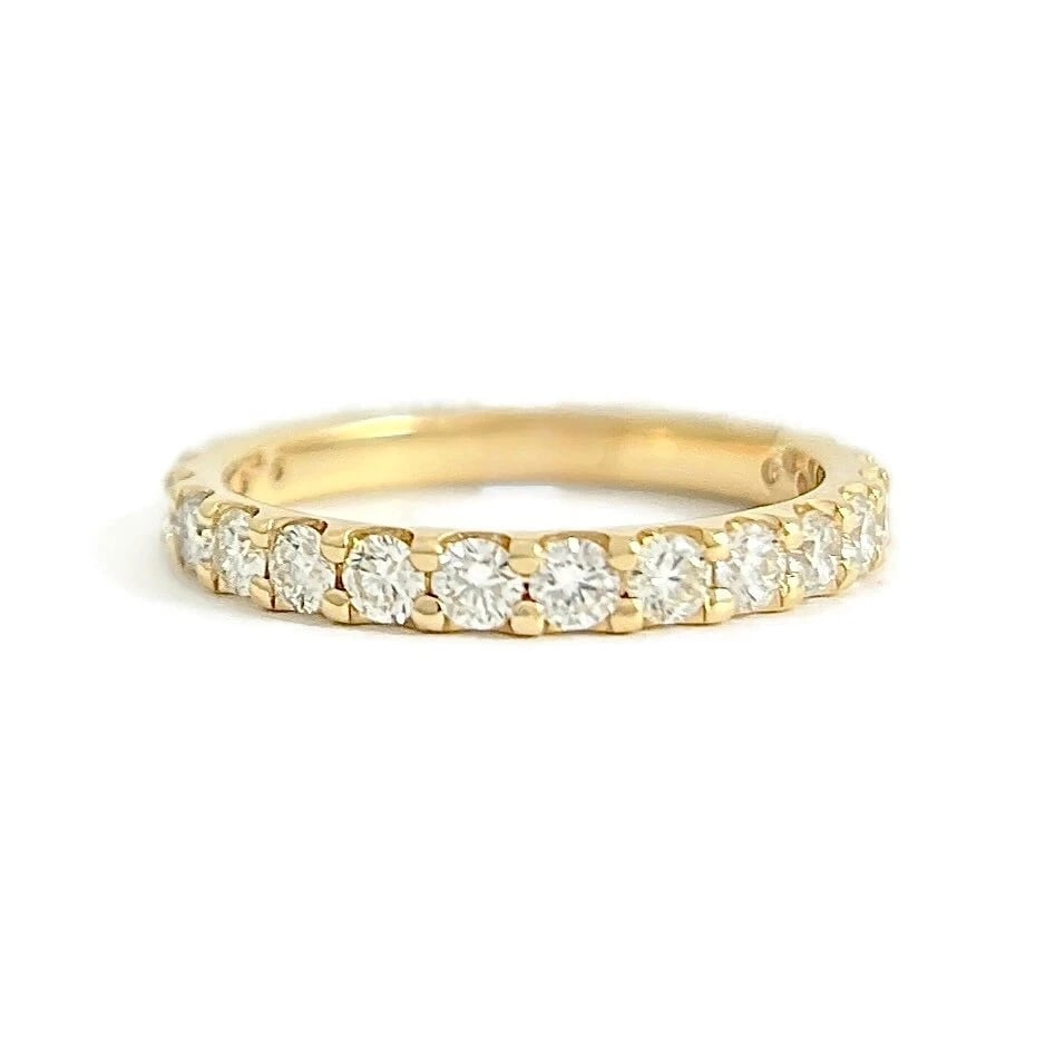 Round Diamond Wedding Band Ring 14K Yellow Gold, Size 6.5, .85 CTW: Title: Round Diamond Wedding Band Ring 14K Yellow Gold, Size 6.5, .85 CTW Description: Round Diamond Wedding Band Ring 14K Yellow Gold, Size 6.5, .85 CTW This is a gorgeous ring that can be worn as a 