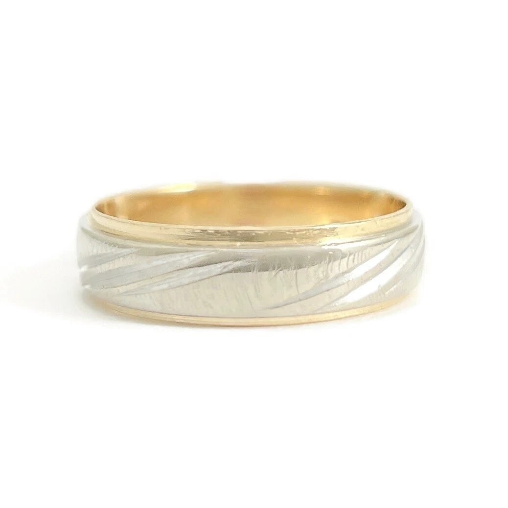 Men's Two-Tone Etched Wedding Band Ring 14K White Yellow Gold, Size 10.5, 5.8 mm: Title: Men's Two-Tone Etched Wedding Band Ring 14K White Yellow Gold, Size 10.5, 5.8 mm Description: Men's Two-Tone Etched Wedding Band Ring 14K White Yellow Gold, Size 10.5, 5.8 mm This is a unique