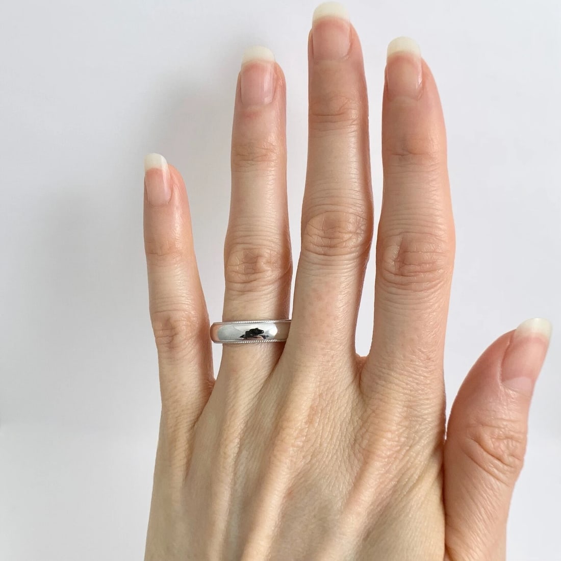 Men's Plain Milgrain Wedding Band Ring 14K White Gold, Size 9, 5 mm, 5.90 Grams - 3
