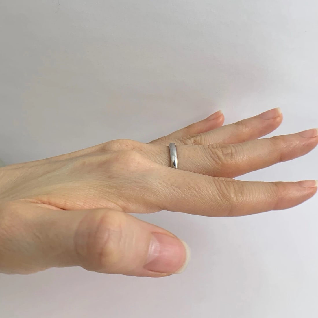Plain Rounded Platinum Wedding Band Ring, Size 5.5, 3.1 mm, 5.26 Grams - 4