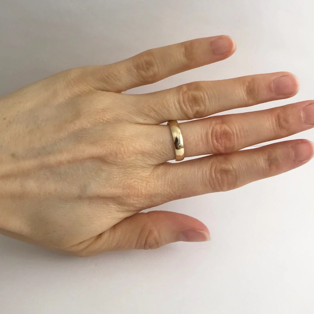 Plain Polished Wedding Band Ring 10K Yellow Gold, Size 6, 3.9 mm, 2.49 Grams - 4