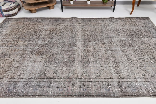 6'3'' x 9'7'' Handmade Vintage Wool Rug - 21061 - 2