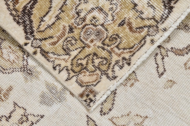 6'3'' x 9'7'' Handmade Vintage Wool Rug - 21547 - 16