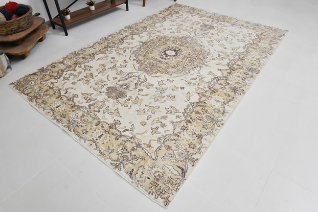 6'3'' x 9'7'' Handmade Vintage Wool Rug - 21547 - 4