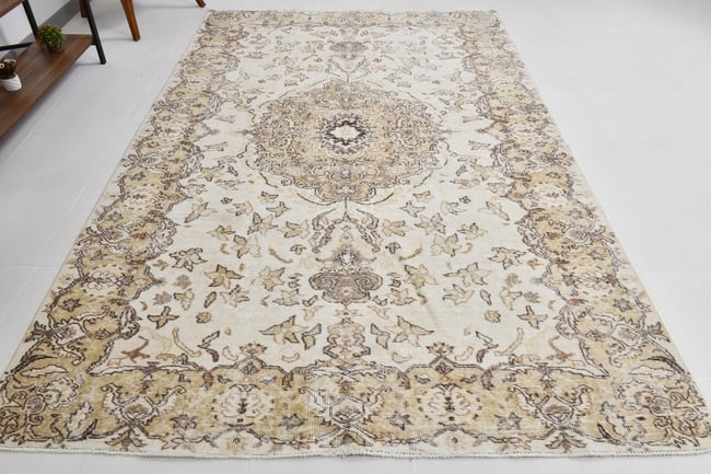 6'3'' x 9'7'' Handmade Vintage Wool Rug - 21547 - 5