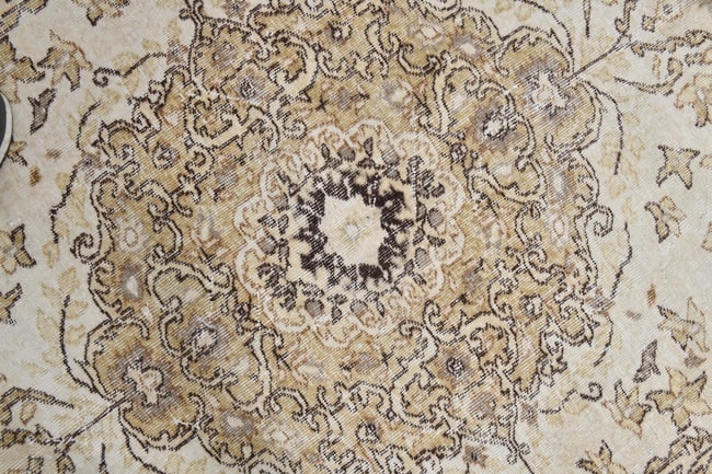 6'3'' x 9'7'' Handmade Vintage Wool Rug - 21547 - 6